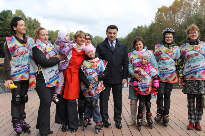 Строительство ФОКа, благоустройство парка и новую поликлинику осмотрел губернатор в рамках рабочего визита в Красногорск