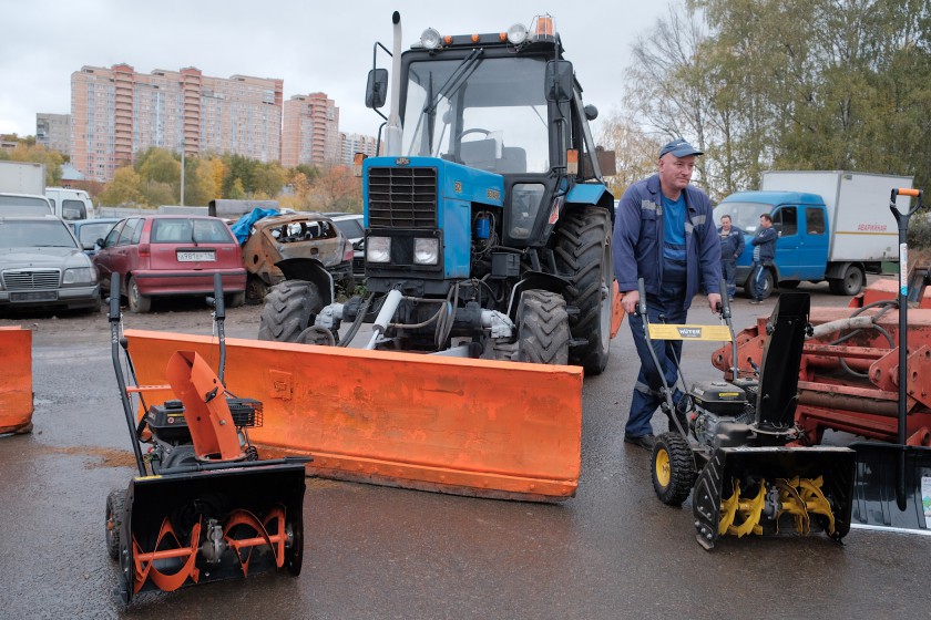 В Красногорске проверили готовность коммунальной техники к зиме