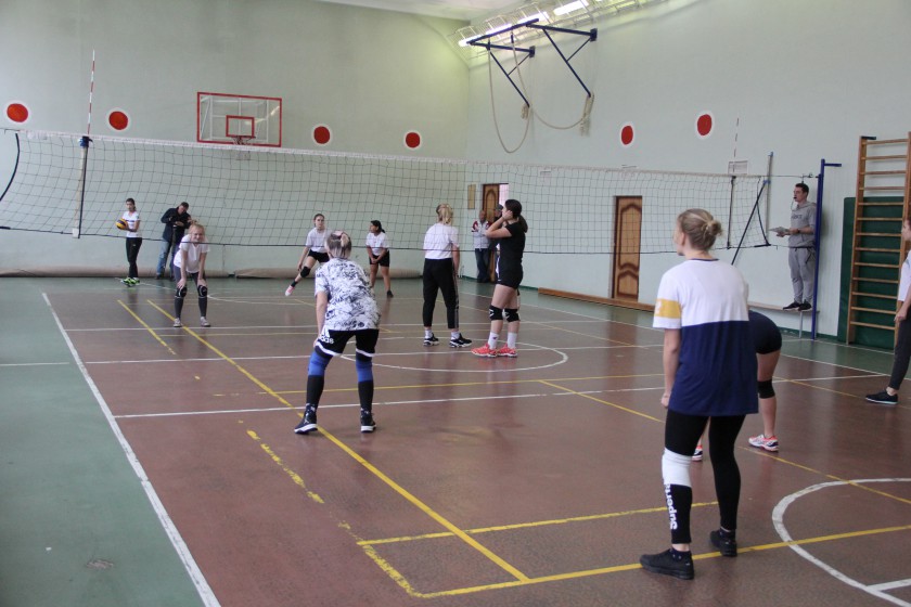 В Красногорске определились победители в соревнованиях по волейболу среди команд девочек