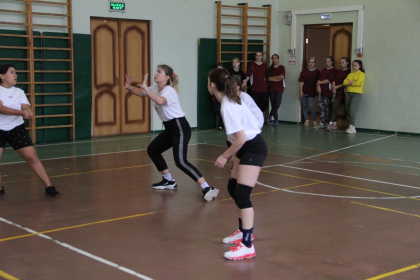 В Красногорске определились победители в соревнованиях по волейболу среди команд девочек