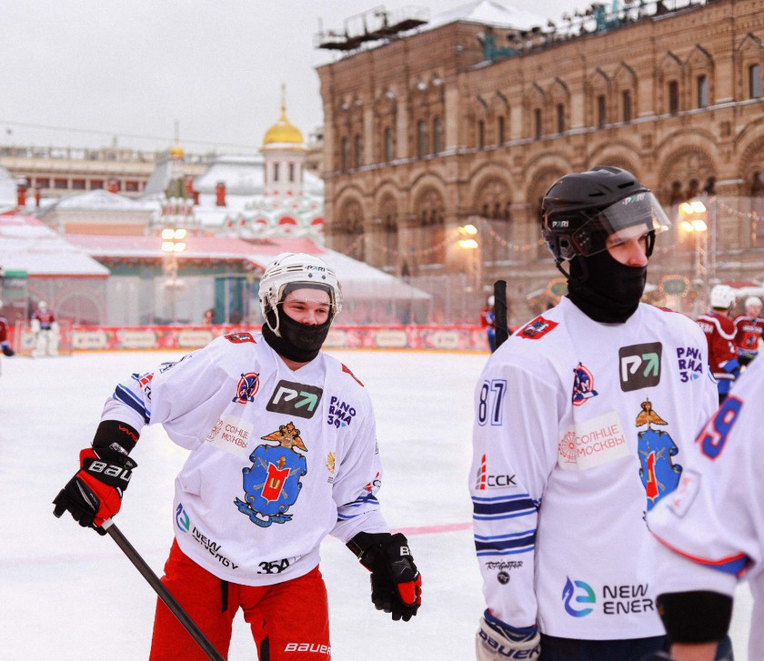 Хоккеисты Президентской академии в Красногорске сыграли в составе сборной Московской области в «Шоу-матче на Красной площади»