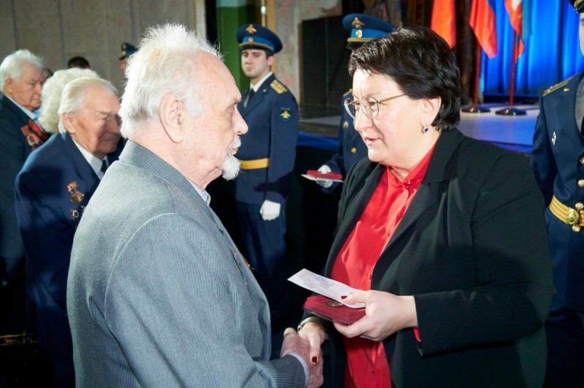 В Красногорске ветеранов войны наградили юбилейными медалями