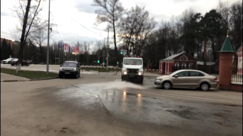В Красногорске продолжается санобработка улиц