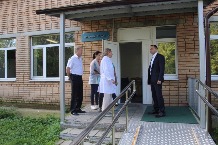 Глава района посетил Петрово-Дальневскую больницу
