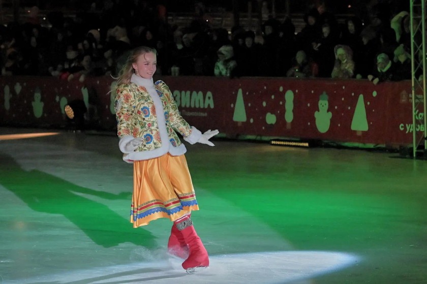 Ледовый спектакль «Байки русской балалайки»  состоялся на катке в Павшинской пойме