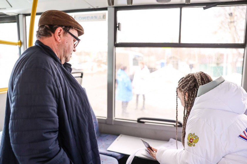 Избирком на колесах: жители деревни Захарково могут проголосовать на выборах Президента РФ в специальном автобусе 