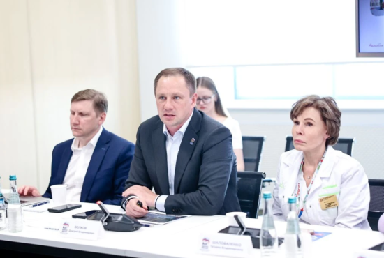Дмитрий Волков принял участие в круглом столе «Здоровая семья Подмосковья» в Детском научно-клиническом центре им. Л.М. Рошаля