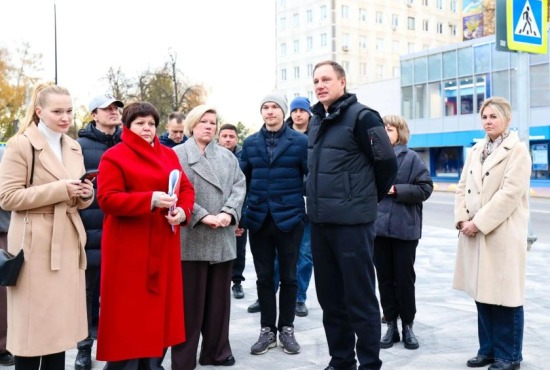 Дмитрий Волков проверил финальный этап реконструкции площади Оптиков в Красногорске