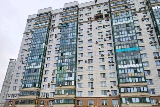 В жилом доме на бульваре Космонавтов, 1 началось восстановление после падения беспилотника