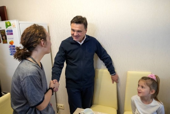 Губернатор Московской области посетил красногоркую семью Назыровых