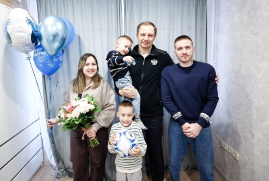 Дмитрий Волков навестил семью Героя, вернувшегося со спецоперации