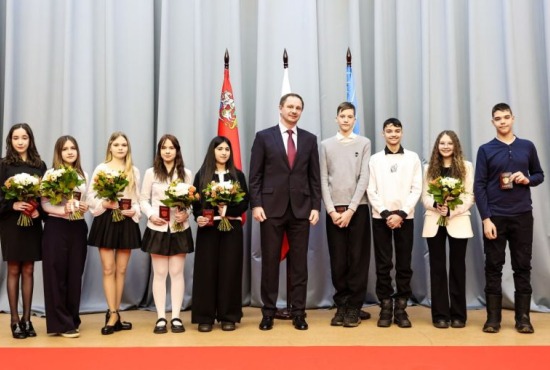 Дмитрий Волков вручил паспорта юным жителям Красногорска