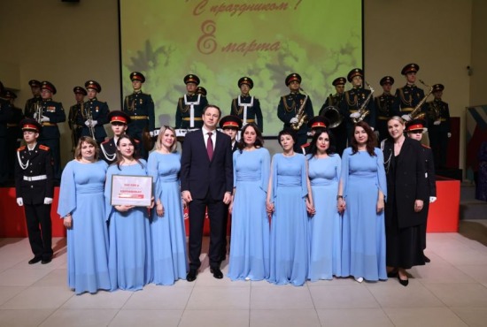 Дмитрий Волков и Сергей Колунов поздравили с 8 Марта матерей и жён участников СВО