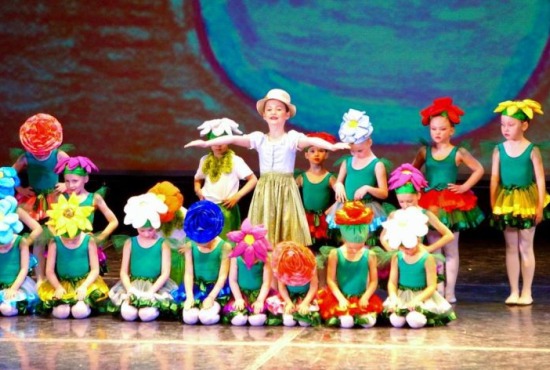 Во Дворце культуры «Подмосковье» состоялся традиционный праздничный концерт «Подарок маме», приуроченный к Международному женскому дню