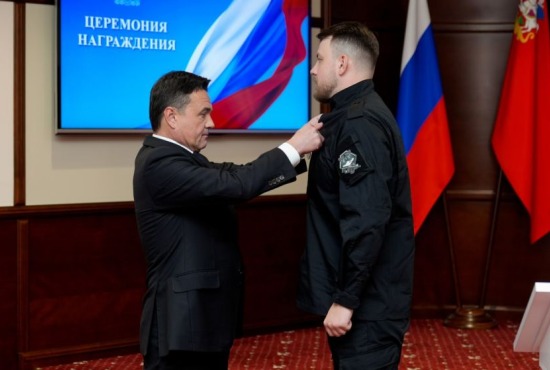 Андрей Воробьев вручил государственные награды бойцам добровольческого отряда БАРС и бригады беспилотной авиации ГРОМ «Каскад»