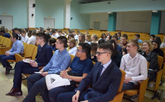 Красногорским старшеклассникам рассказали о РАНХиГС