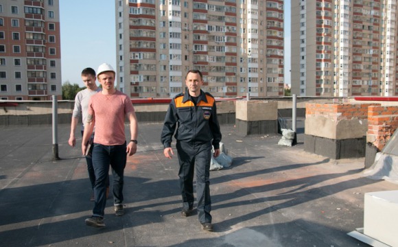 Михаил Сапунов проверил ход строительства школы в Путилково