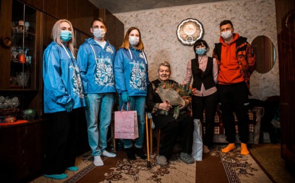 В Красногорске женщин-ветеранов поздравили с 8 марта