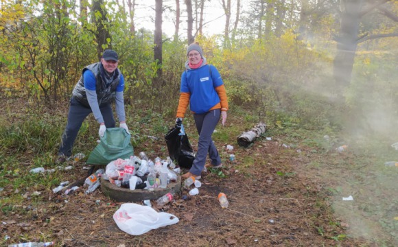 Два кубометра мусора собрали активисты на субботнике в Красногорске
