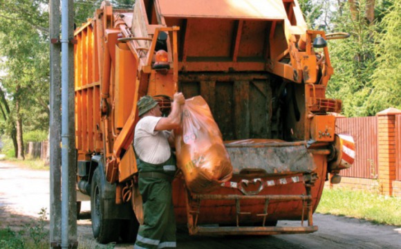 Собственникам частных домовладений округа надлежит до первого июля перезаключить договоры на вывоз мусора