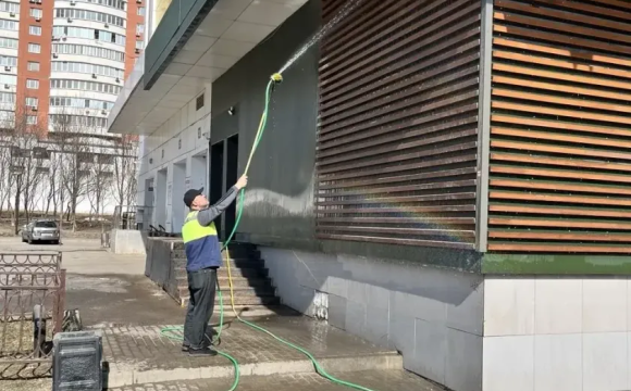 Представители бизнеса активно участвуют в месячнике благоустройства и проводят субботники на территориях своих объектов