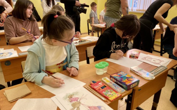 Для детей из ДНР провели мастер-класс по живописи