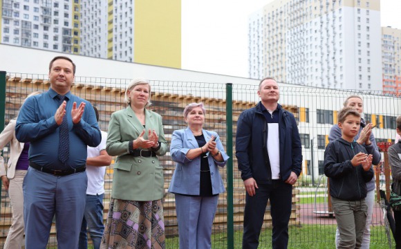 В Путилкове на базе школы открыли спортивную площадку