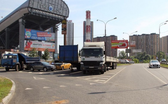 Павшинская пойма объявляет бойкот грузовикам