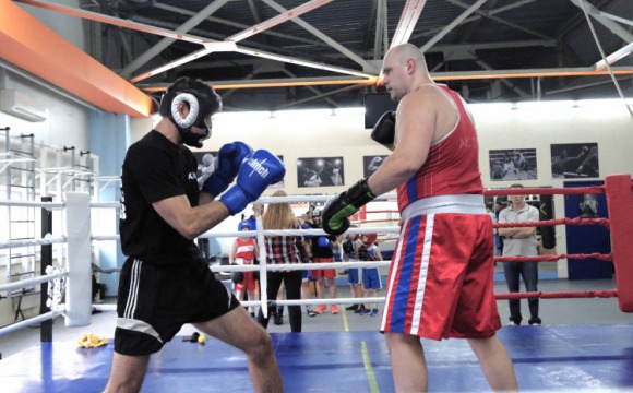 В Красногорске отметили Международный день бокса дружескими спаррингами