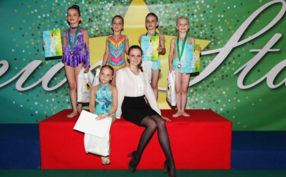 Нахабинские "Колибри" завоевали 15 наград в клубном турнире по художественной гимнастике