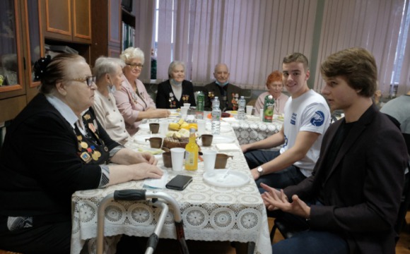 Волонтеры «Молодой Гвардии» навестили ветеранов в селе Ильинское
