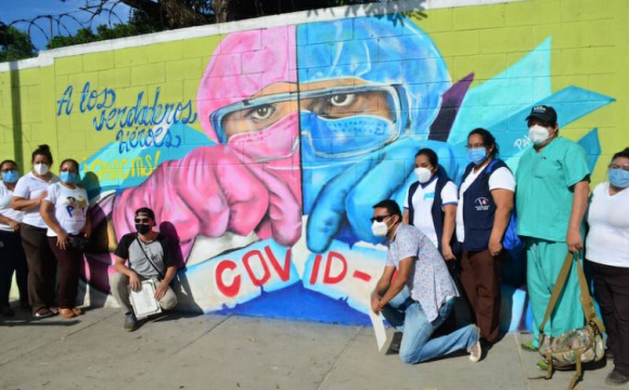 Изображение «Спасибо врачам» появилось в Гватемале