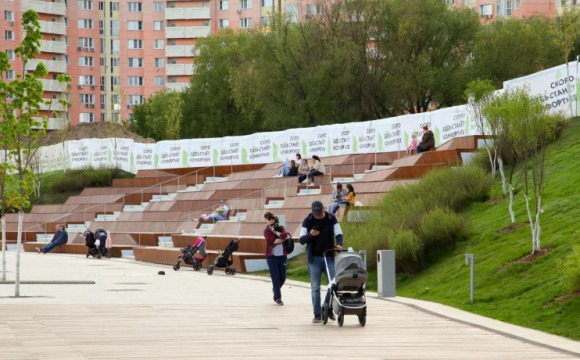 Зону амфитеатра открыли на набережной Москвы-реки в Красногорске