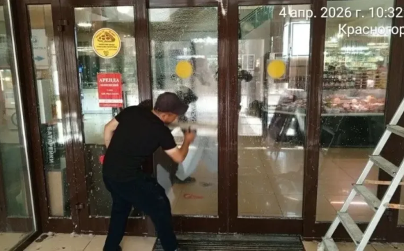 Сотрудники торговых центров присоединились к субботнику