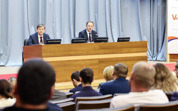 Дмитрий Волков провел оперативное совещание по подготовке к летней оздоровительной кампании и вопросам ЖКХ