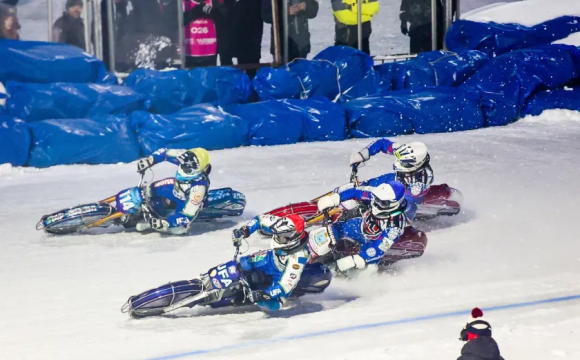 Дмитрий Волков открыл финал Личного Чемпионата России по ледовому спидвею в Красногорске