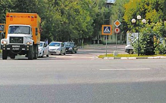 Аварийные участки Волоколамского шоссе оборудовали переходно-пропускными полосами