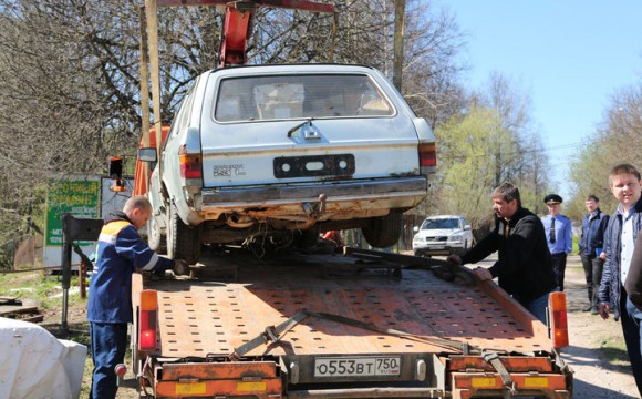 В Красногорске продолжается борьба с автохламом