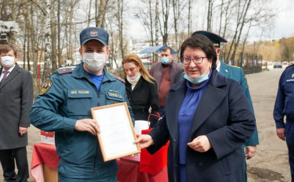 Красногорских спасателей поздравили с профессиональным праздником
