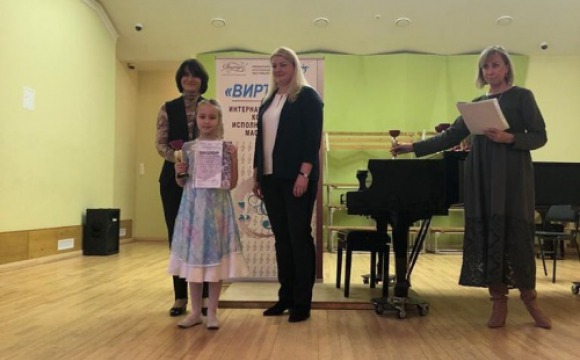 Юные флейтистки из Красногорска - лауреаты международного конкурса