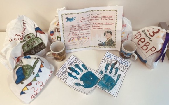 Тепло детского внимания и заботы: НМИЦ ВМТ им. А.А. Вишневского посетили сотрудники особого семейного центра «Семь-Я»