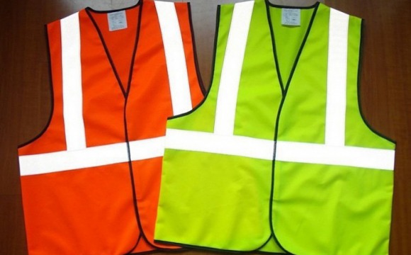 Вступили в силу поправки в ПДД, обязывающие водителей надевать светоотражающие жилеты