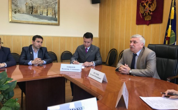 В администрации округа прошла встреча с заместителем министра по социальным коммуникациям Валерием Шуткиным
