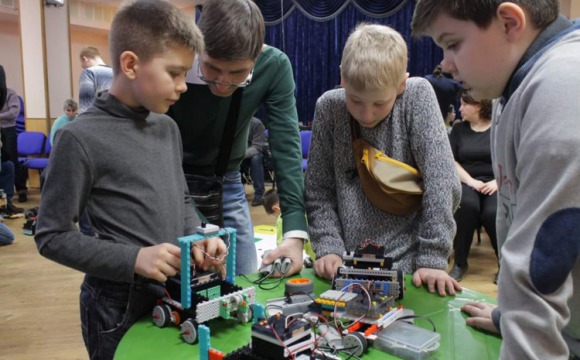 В поселке Архангельское прошли соревнования по робототехнике