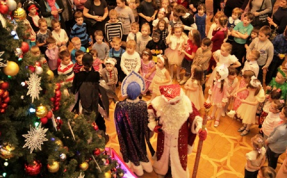 Более 30 тысяч школьников и дошкольников Красногорска примут участие в новогодних елках