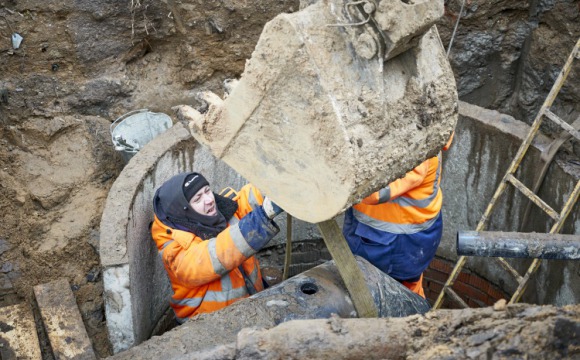 Строителей  накажут за повреждение трубопровода в микрорайоне Павшино Красногорска