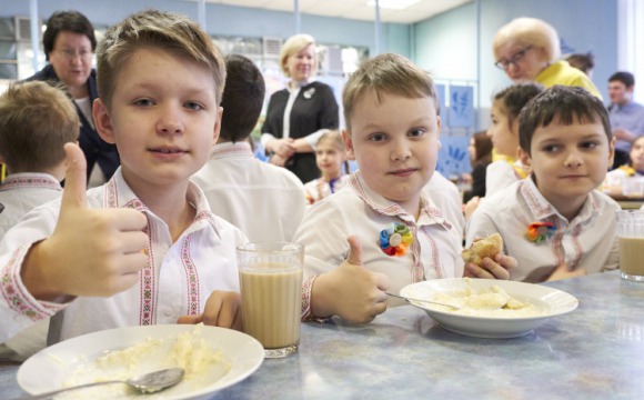Глава Красногорска проверила качество питания в гимназии №7