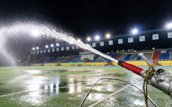 Подготовка льда началась на Красногорском стадионе «Зоркий»
