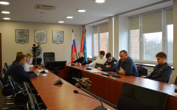 Вывоз и складирование крупногабаритных отходов обсудили на еженедельном штабе ЖКХ в администрации Красногорска