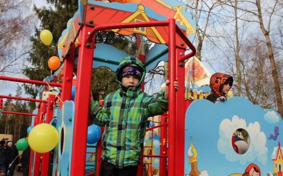 В Московской области в рамках Губернаторской программы в 2018 году установлено 250 современных детских игровых площадок